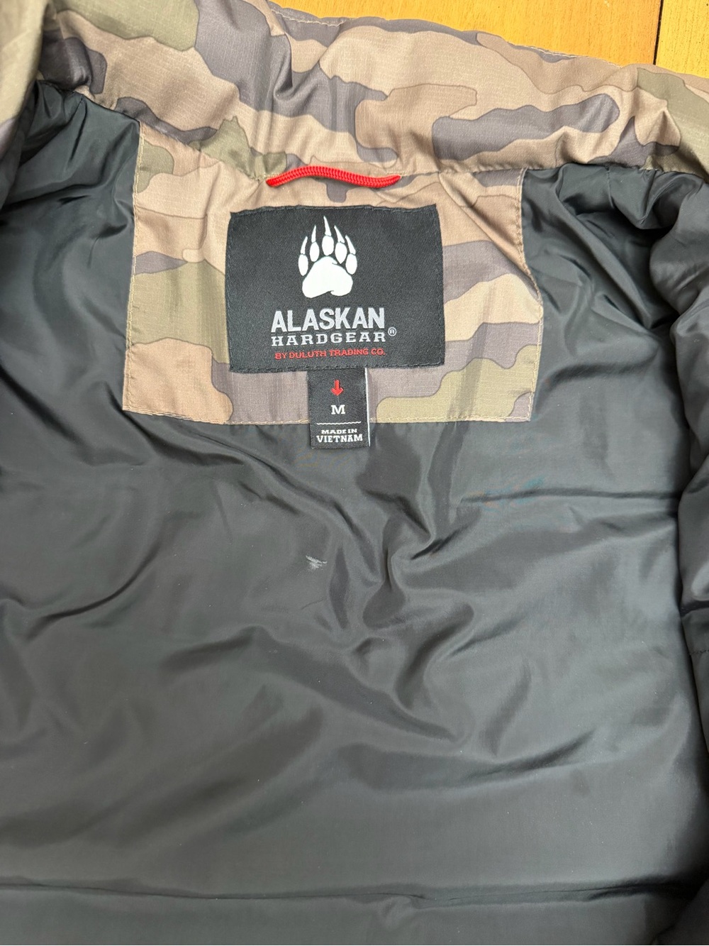 Duluth Trading Co AKHG Camo Puffer Vest | Cabincore Winter Woodland Hiking | M - Picture 9 of 10